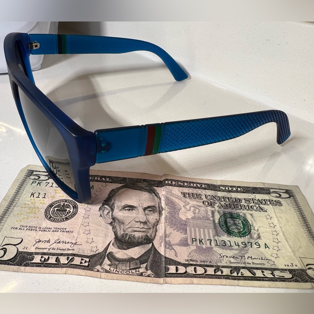 Unisex NEW Polarized New UVA UVB great for the beach and pool - or daily life